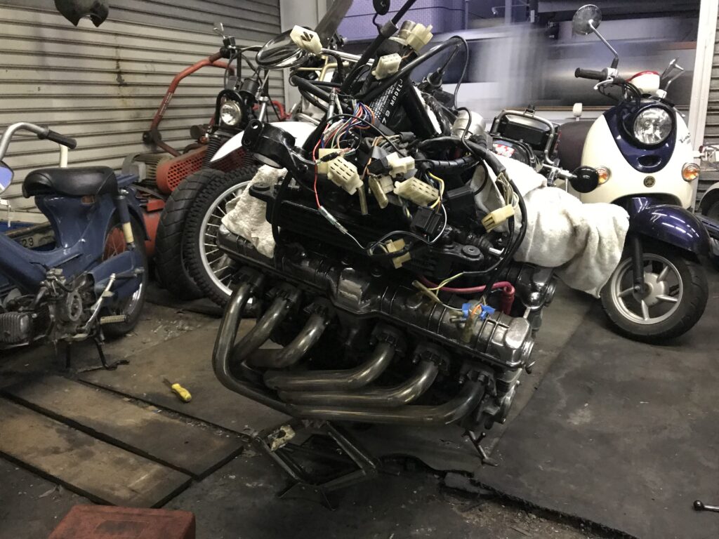 CBX1000-エンジン