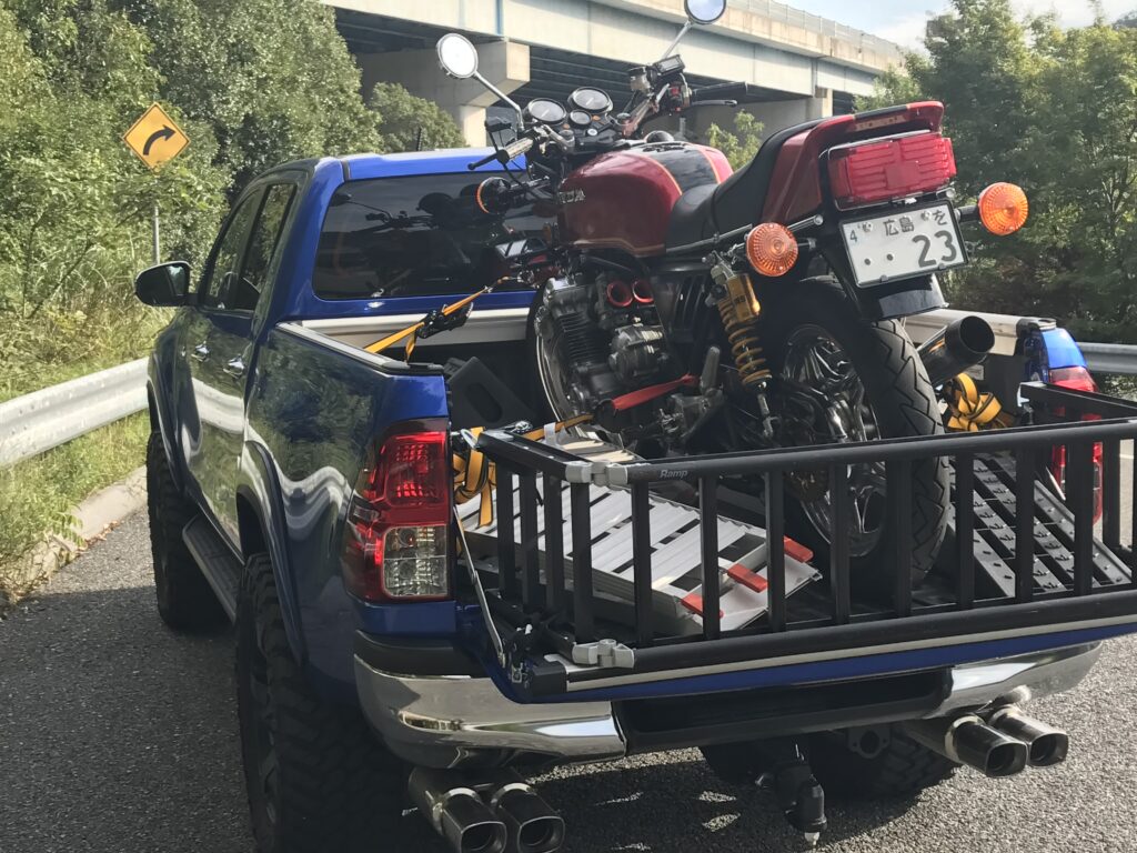CBX1000トランポ-後ろから