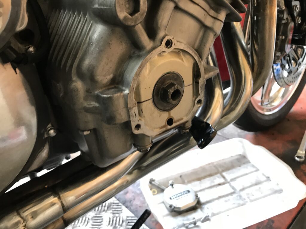 CBX1000-右クランクカバー