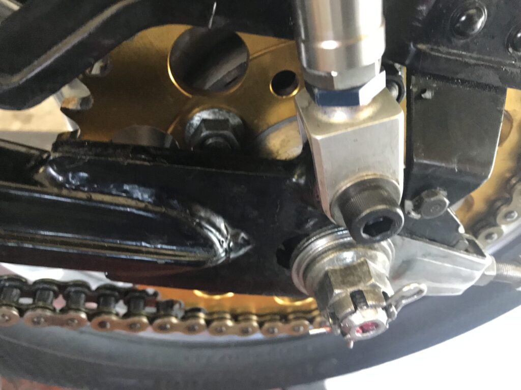 CBX1000-オーリンズアンダーブラケット