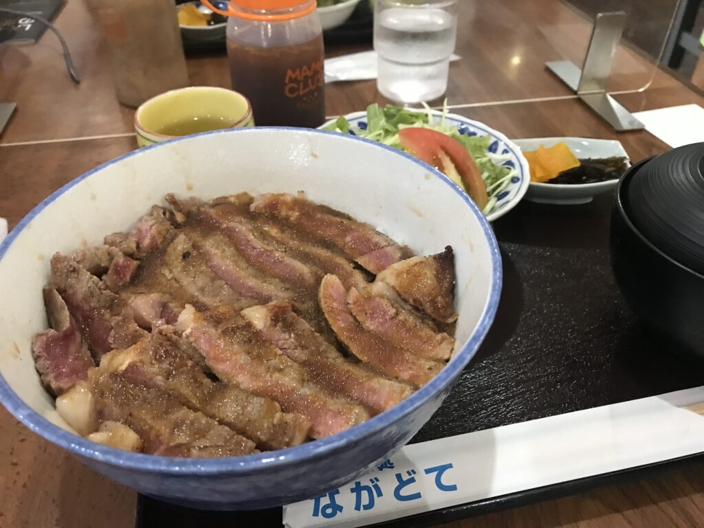ながどて-上ステーキ丼1850