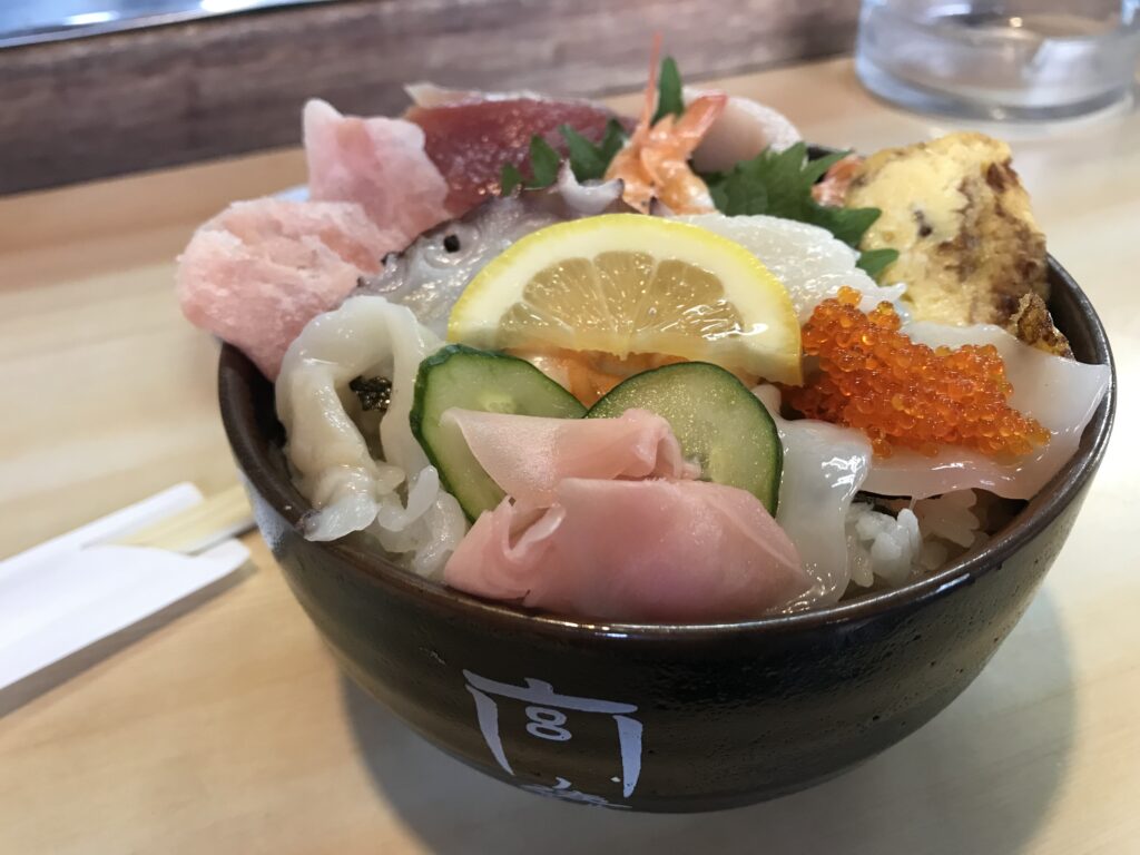 いろは寿司-海鮮丼600円