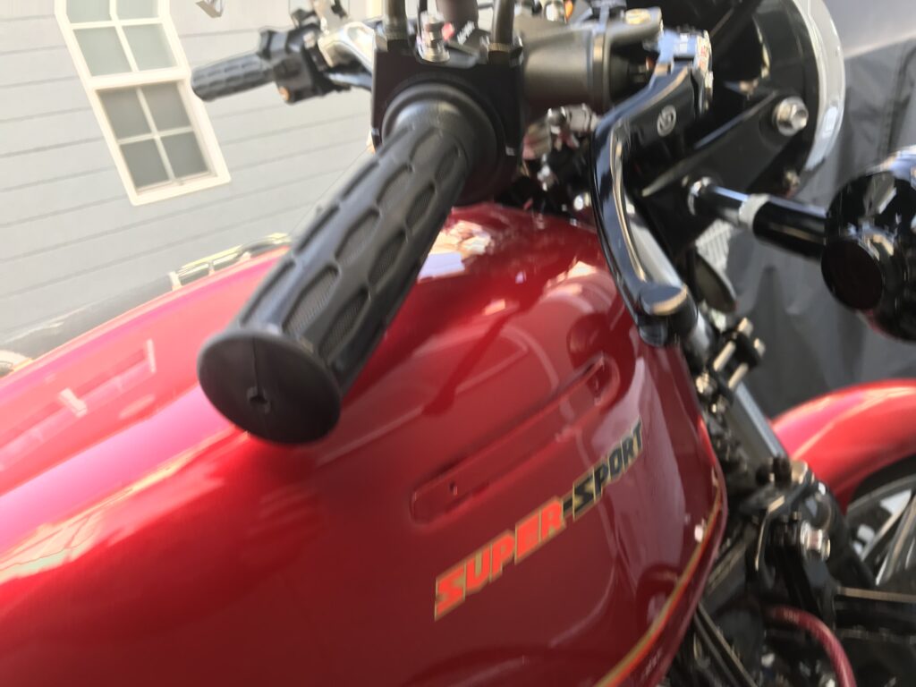 ハンドル切れ角