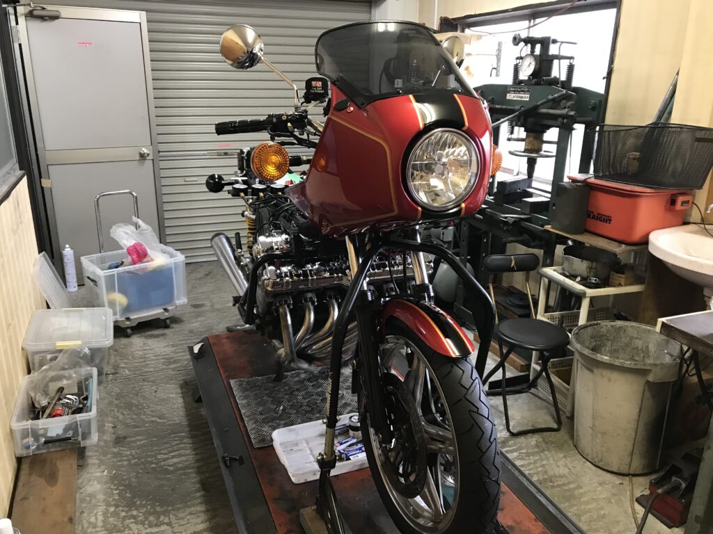 CBX1000-フロントタイヤ取付