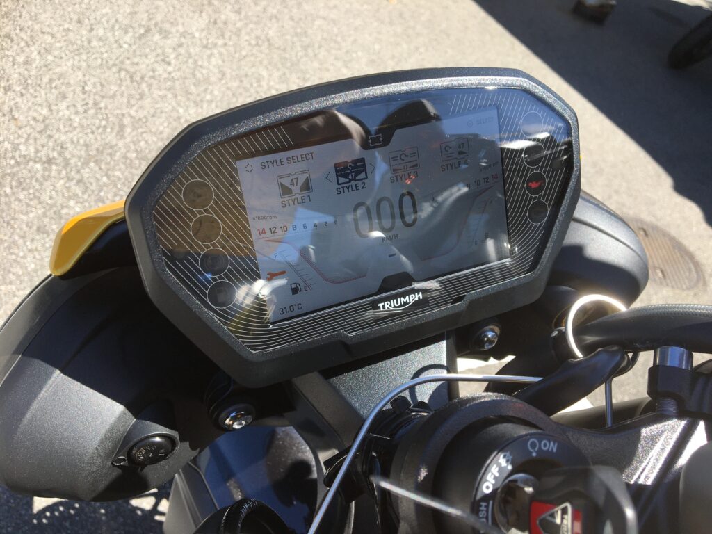 ストリートトリプルRS-765cc
