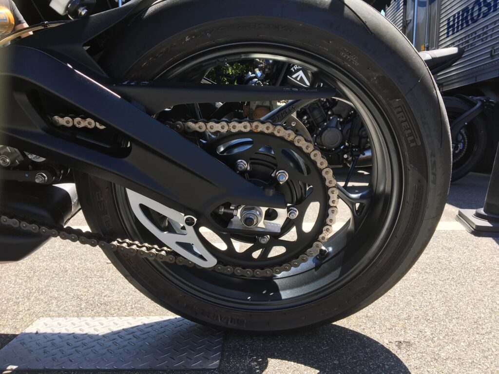ストリートトリプルRS-765cc