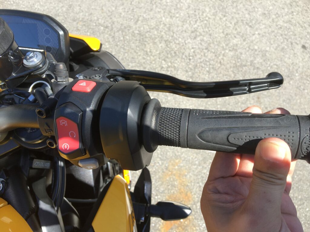 ストリートトリプルRS-765cc