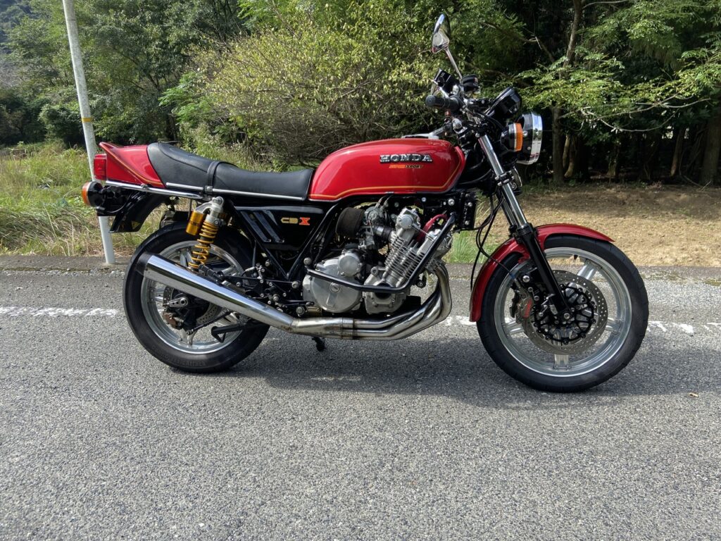 CBX1000右サイド