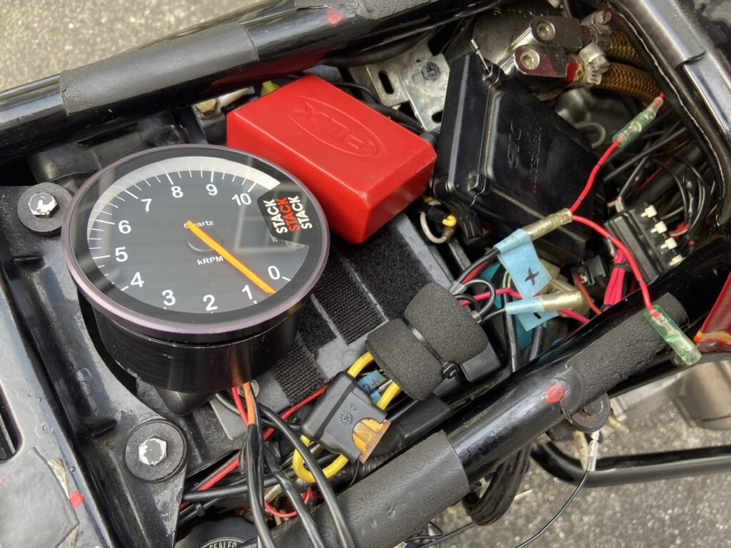 CBX1000-スタックタコメーターST200-STACK